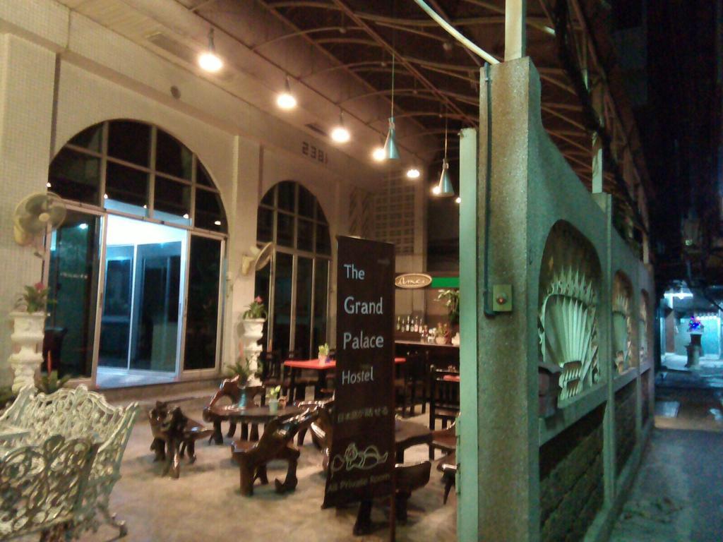 The Grand Palace Hostel Bangkok Exterior photo